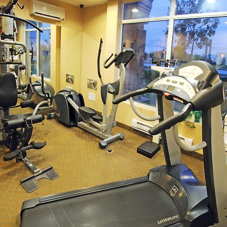 Holiday Inn Express Brampton By Ihg Buitenkant foto