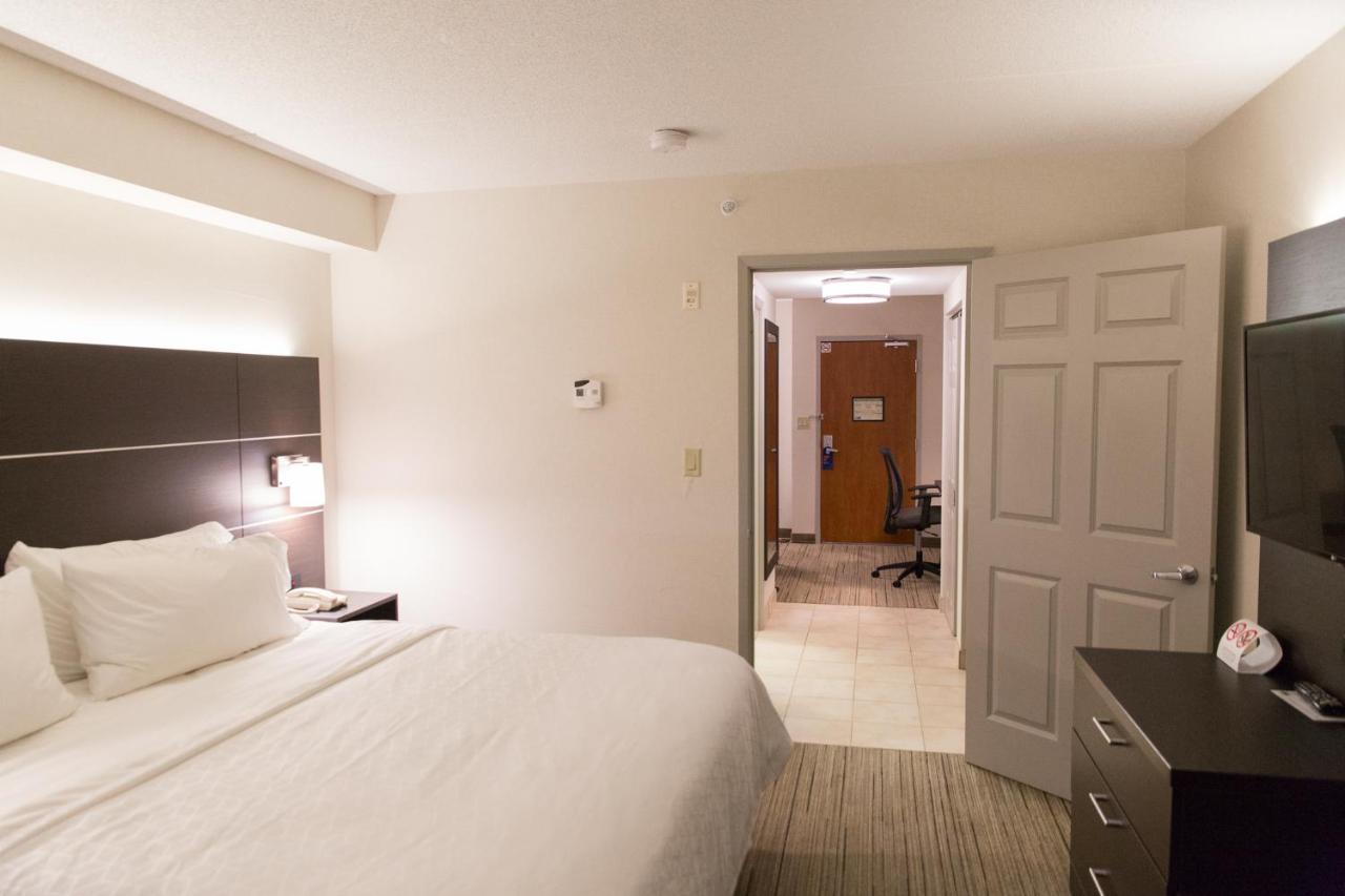 Holiday Inn Express Brampton By Ihg Buitenkant foto