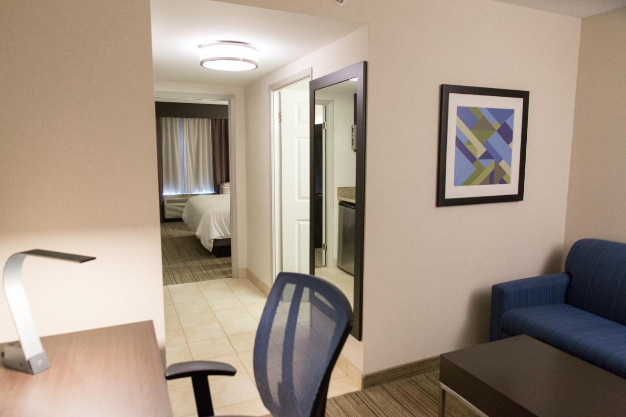 Holiday Inn Express Brampton By Ihg Buitenkant foto