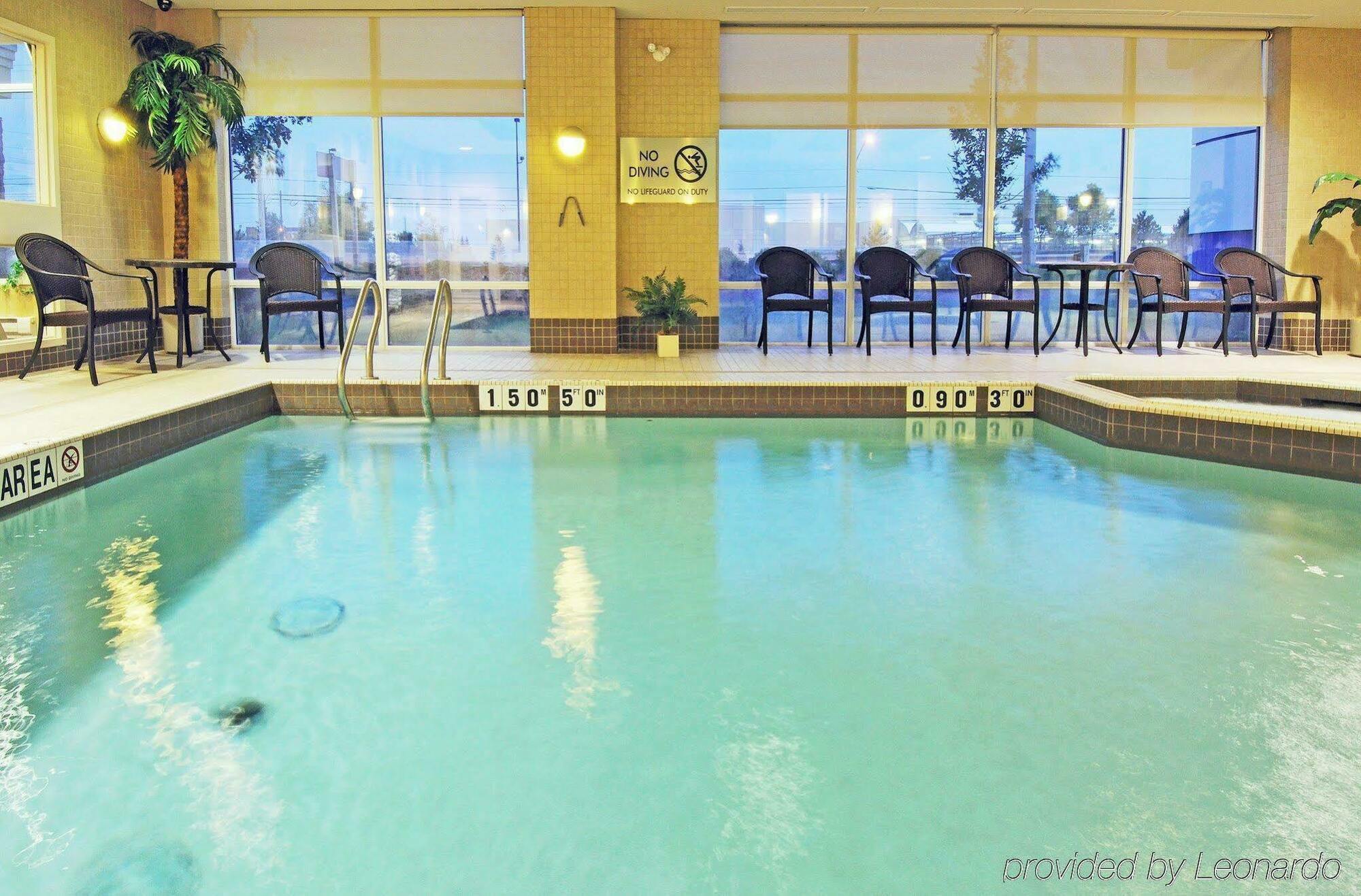 Holiday Inn Express Brampton By Ihg Buitenkant foto
