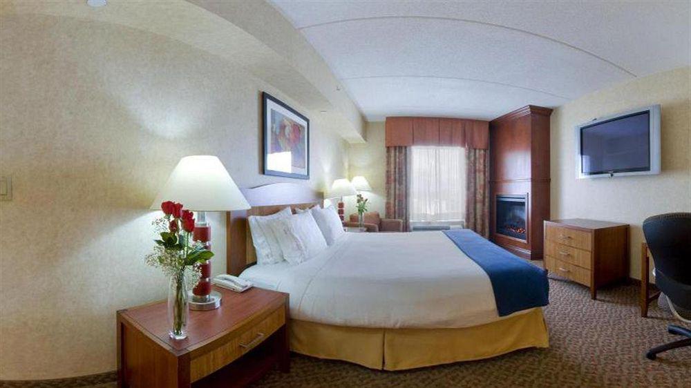 Holiday Inn Express Brampton By Ihg Buitenkant foto