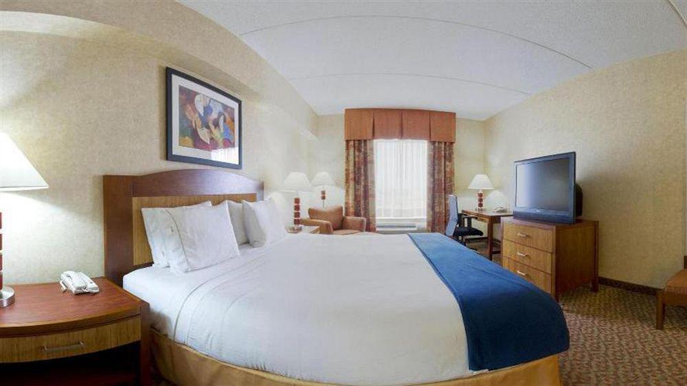 Holiday Inn Express Brampton By Ihg Buitenkant foto