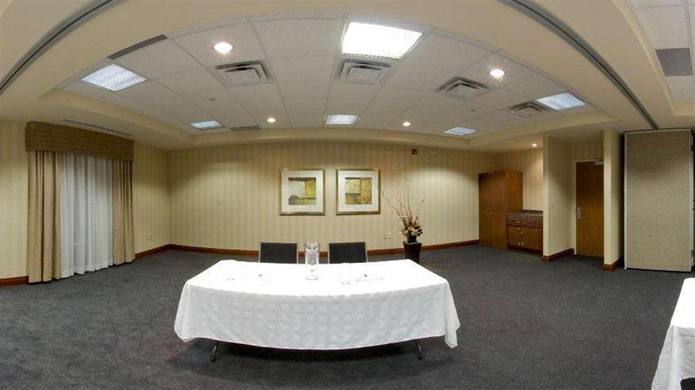 Holiday Inn Express Brampton By Ihg Buitenkant foto